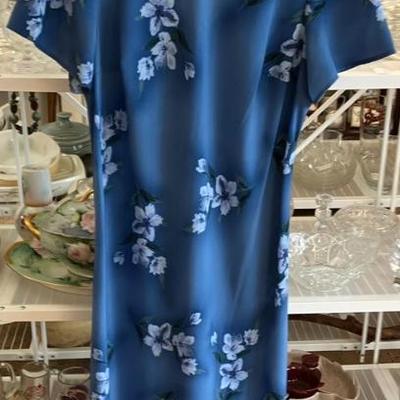Kathie lee woman floral patterned dress size 18w aaa2605 34.99  AAA Vintage Shop 9017 Airline HWY New Orleans LA 70118 By Appointment...