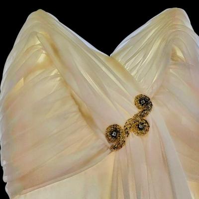 JEN8041 White Chiffon Spaghetti Strap Long Special Occasion Dress Size Small $59.99  AAA Vintage Warehouse 712 L And A Rd Suite B...