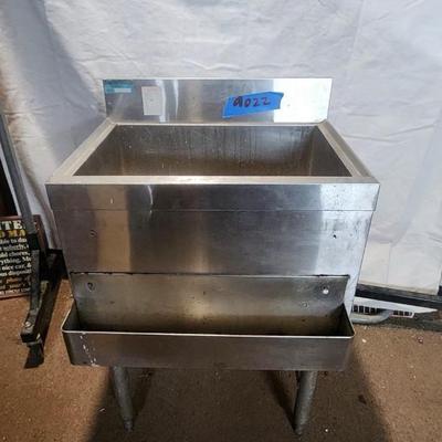 Used 23x16x12 supreme metal ice bin with cold plate lg9022 49 99