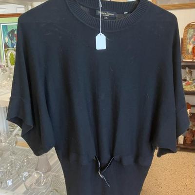 Sydney Easton Short Sleeve Size 1X Black 80's Sweater w  Faux Belt AAA2586 $20.00 Airline HWY New Orleans LA 70118 By Appointment...