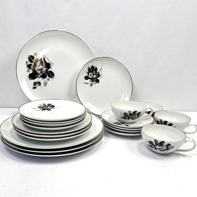 Lot #31 Vintage Fukagawa Arita Fine China Dinnerware Pattern #704 "Princess" - 5 pc Place Settings, Service for 4, 20 pieces