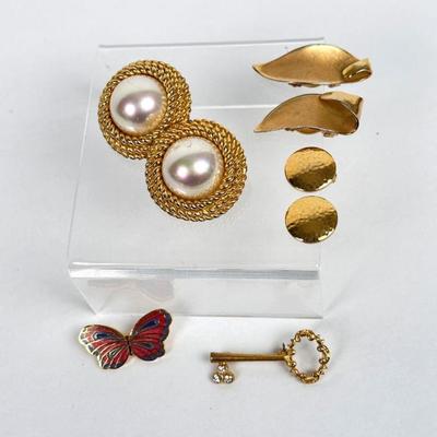 Lot #75 Vintage Jewelry Assortment - 3 Pairs of clip earrings & 2 Brooches