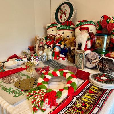 Mystery Lot: Christmas Decorations