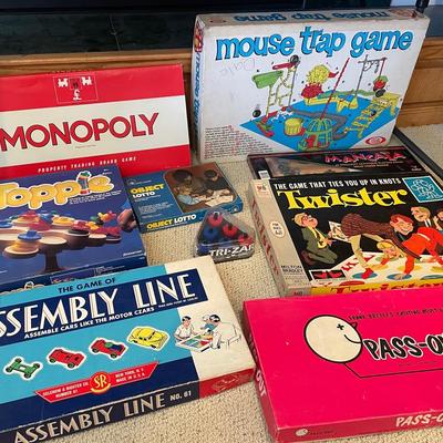 Mystery Lot Of Vintage Games Including The Game Of Assembly Line 