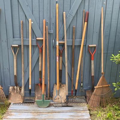 Rakes, Shovels, & Other Yard & Garden Tools 