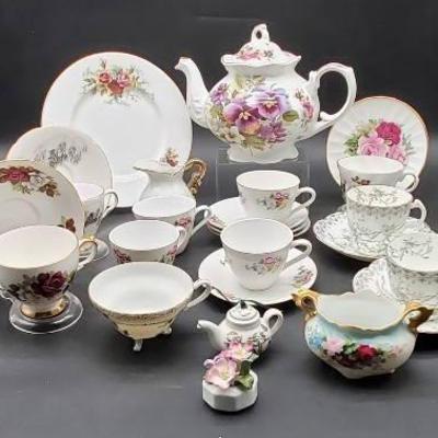 Lovely Tea Time China Pieces 
