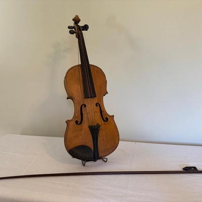 Antique Wooden violen With Bow