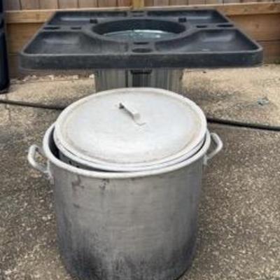 Crawfish Table And Large Pot #2