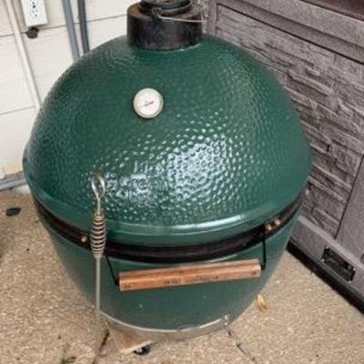 XL Big Green Egg Smoker 