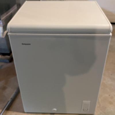 Hotpoint White Chest Freezer