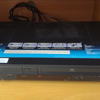 SONY SLV-D 281P DVD / VIDEOCASSETTE RECORDER