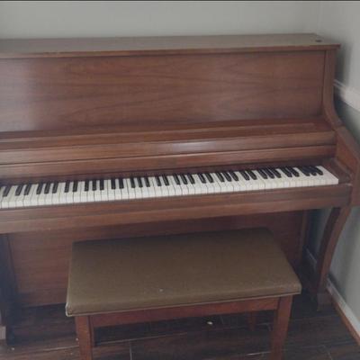 KIMBALL UPRIGHT PIANO
