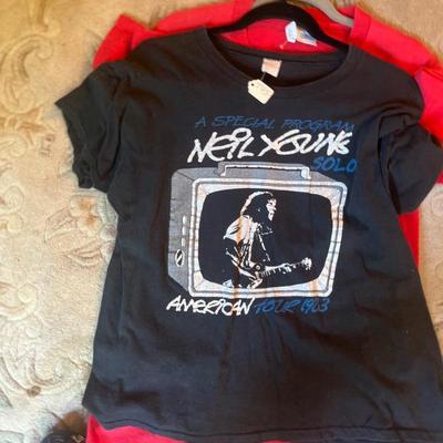 VINTAGE T-SHIRT