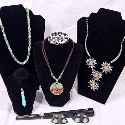 Teal Tone Fashion Jewelry 