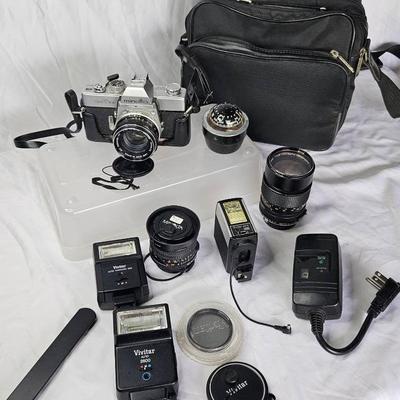 Minolta Film Camera With Accessories 