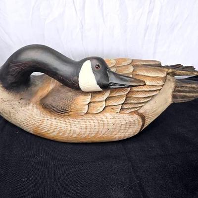 Sculpture Of Life Size Canada Goose 