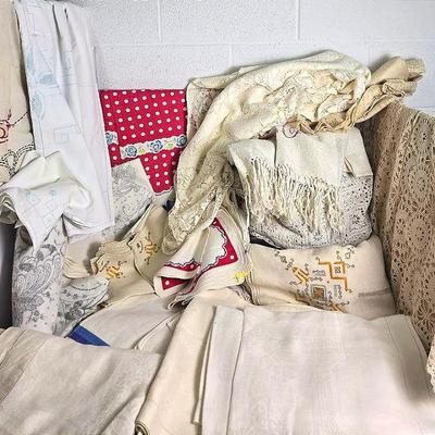 Vintage Table Linens: Tablecloths & More