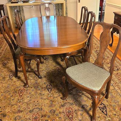 Queen Anne Style Solid Wood Dining Table with Six Chairs - Includes 2 Leaves, Table Covers