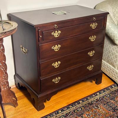 Kittinger Colonial Williamsburg Mahogany Bachelor's Chest – 31x18x31"