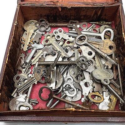 Keys Mystery: Vintage And Antique 