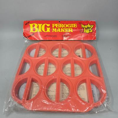 NIB Vintage Big "hunky bills" Perogie Maker