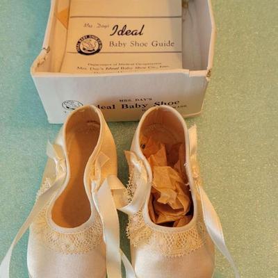 Vintage Ideal baby shoes
