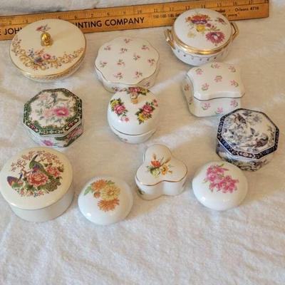 Porcelain trinket boxes featuring Lenox and Lefton.