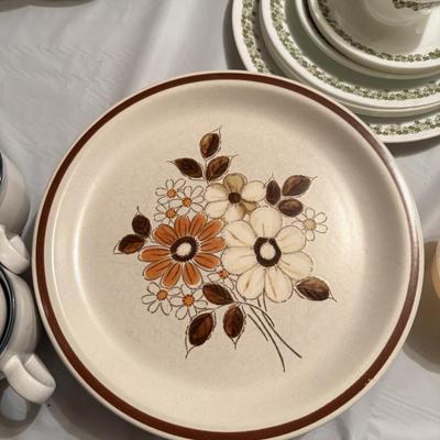 Sale Photo Thumbnail #156: Vintage Pleasant Grove stoneware plates