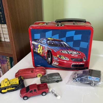 Sale Photo Thumbnail #128: Early 2000s Jeff Gordon lunch box