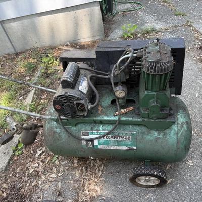 Sale Photo Thumbnail #142: Air compressor