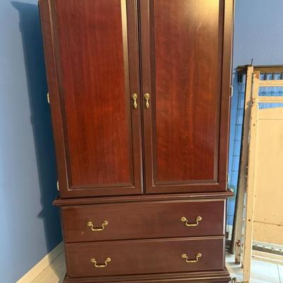 Large wooden TV cabinet/armoire - Closed