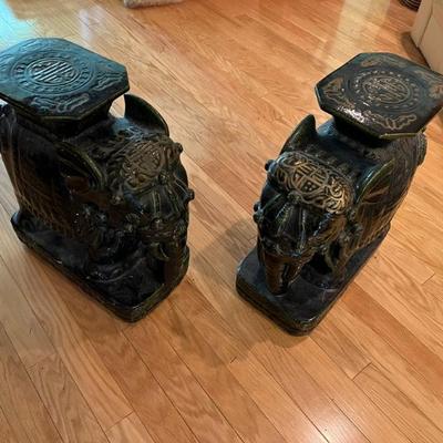 2 matching ceramic elephants - Make great side tables