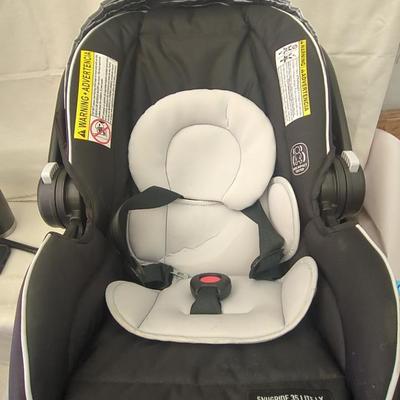 Infant SnugRide 35 Lite LX Car Seat – Lightweight & Safe Travel