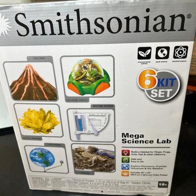Smithsonian Mega Science Lab - New In Box