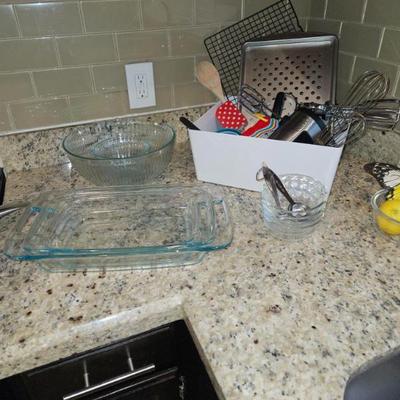 Pyrex and Fire King Glass Ware and Bake Ware 