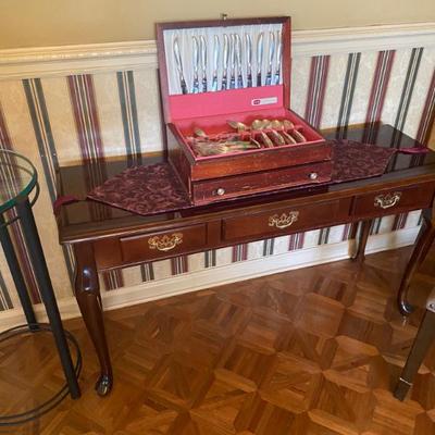 Estate Sales By Olga in Colonia, NJ