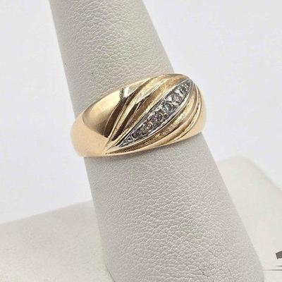 #518 • 14k Gold and Diamond Ring, 7.3g
