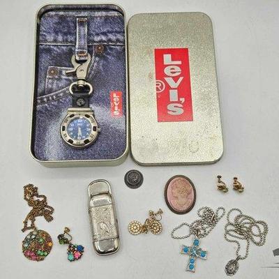 #800 • Costume Jewelry
