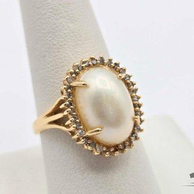 #524 • 14k Gold Pearl and Diamond Ring, 6.1g

