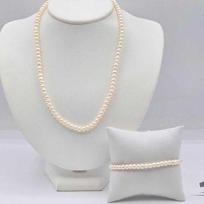 #622 • Pearl Necklace & Bracelet with 10k Gold Hardware, 29.3g
