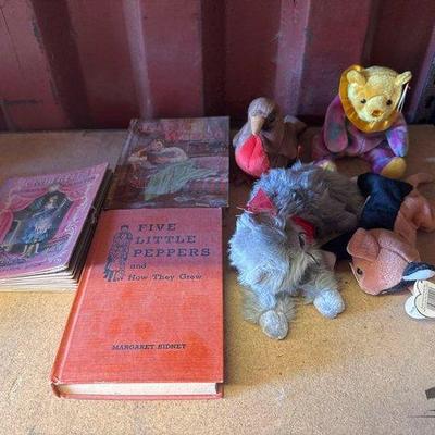 #6058 • (4) Beanie Babies and (3) Books
