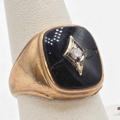 #624 • 10k Gold Diamond Accent Black Onyx Ring, 8.8g
