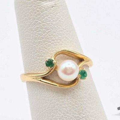 #576 • 14k Gold Pearl and Emerald Ring, 1.9g
