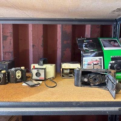 #6050 • (6) Cameras and Binoculars
