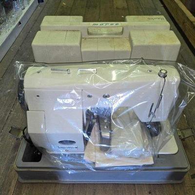 #10218 • Morse M9del 4300 Sewing Machine
