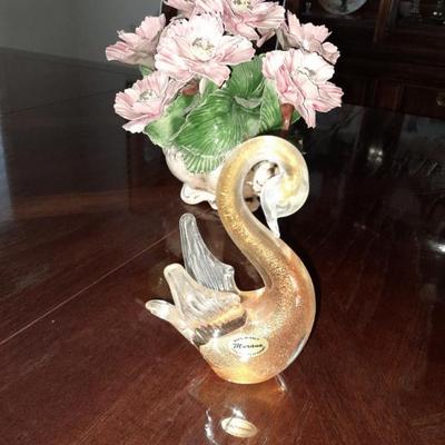 Vintage Murano Swan sculpture with 24 Karat flecks
