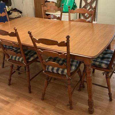 Tell City Chair Company Dining Table w/ 6 Chairs