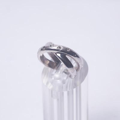 Sterling Silver Ring with Clear Stone Accents Size 8