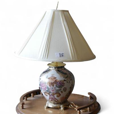 Vintage Famille Rose Style Table Lamp