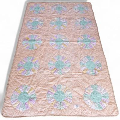 Mid-20th Century Dresden Plate Pattern Quilt